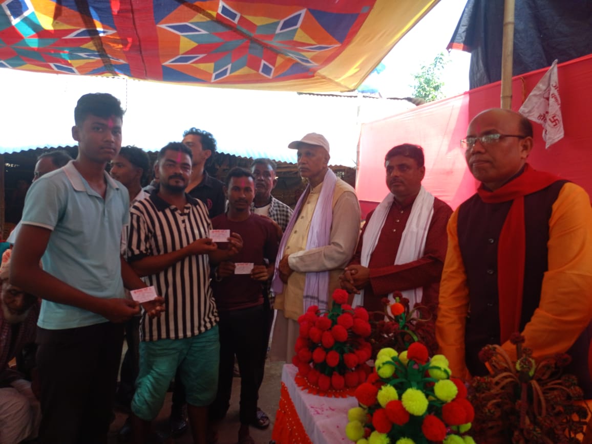 कञ्चनरुपमा दुई दर्जनभन्दा बढी नेता–कार्यकर्ता जनमत पार्टी प्रवेश